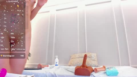 Maria Pettit online show from December 14, 3:15 pm