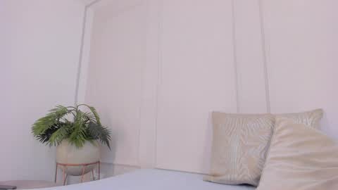 Maria Pettit online show from December 15, 5:53 pm