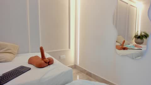 Maria Pettit online show from December 29, 12:23 pm