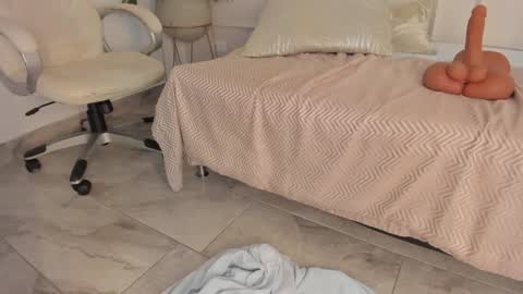 Maria Pettit online show from January 8, 3:07 pm