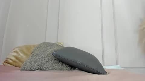 Maria Pettit online show from April 22, 11:56 am