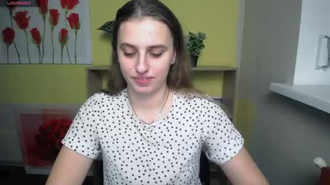 Snapshot of mariatess_ chatting on December 5, 1:06 pm Mariia online show from December 5, 1:06 pm