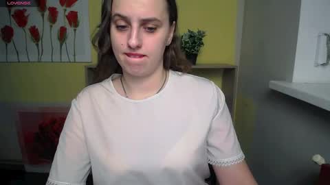 Snapshot of mariatess_ chatting on December 11, 1:39 pm Mariia online show from December 11, 1:39 pm