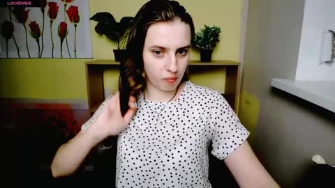 Snapshot of mariatess_ chatting on March 6, 11:36 am Mariia online show from March 6, 11:36 am
