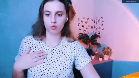 Snapshot of mariatess_ chatting on October 5, 12:14 pm Mariia online show from October 5, 12:14 pm