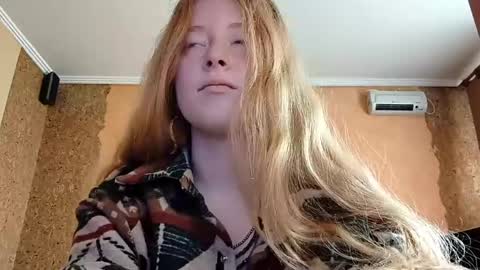 Snapshot of maricagorgo chatting on June 7, 12:04 am Kate online show from June 7, 12:04 am