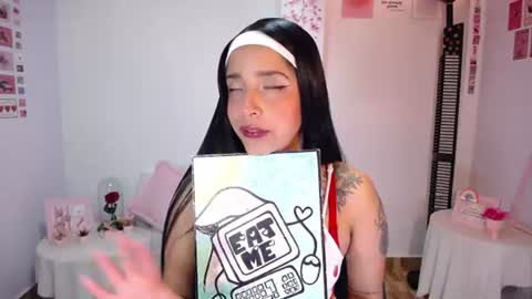 Snapshot of marie_daved chatting on June 17, 5:32 am Nicolle online show from June 17, 5:32 am