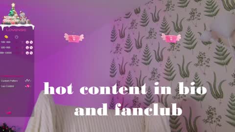 Snapshot of marie_diaze chatting on December 22, 11:33 am Marie LEAVE YOUR WITH ME online show from December 22, 11:33 am