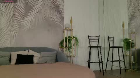 Snapshot of marie_diaze chatting on June 29, 5:03 am Marie LEAVE YOUR WITH ME online show from June 29, 5:03 am