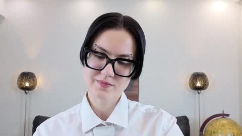 Marie Fitch online show from March 31, 12:45 am