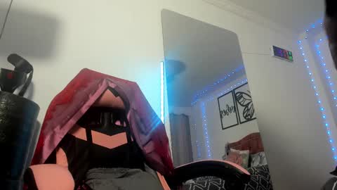 Snapshot of marie_mature chatting on March 5, 9:15 pm marie online show from March 5, 9:15 pm