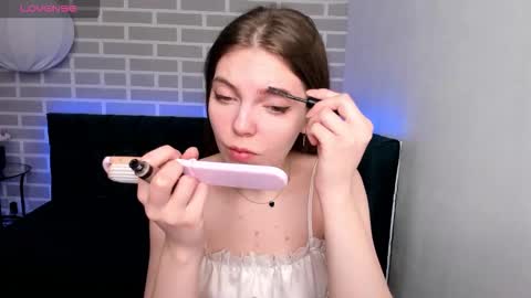 Mary 3 online show from October 19, 1:39 am