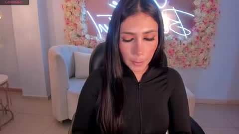 Snapshot of mariejane2 chatting on February 24, 10:37 am Im Marie Jane online show from February 24, 10:37 am