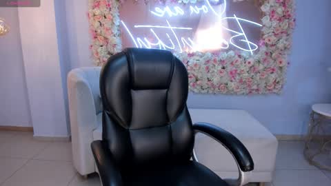 Snapshot of mariejane2 chatting on February 28, 10:41 am Im Marie Jane online show from February 28, 10:41 am