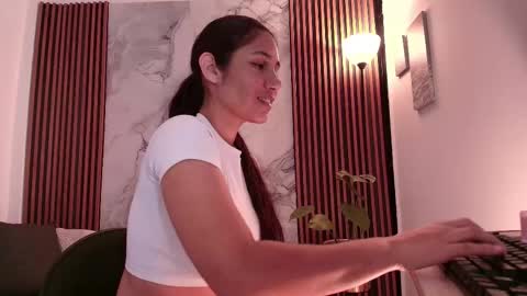 Snapshot of mariejane2 chatting on November 30, 6:23 pm Im Marie Jane online show from November 30, 6:23 pm