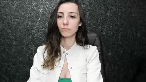 Snapshot of marielleanker chatting on November 17, 2:28 am marielleanker online show from November 17, 2:28 am