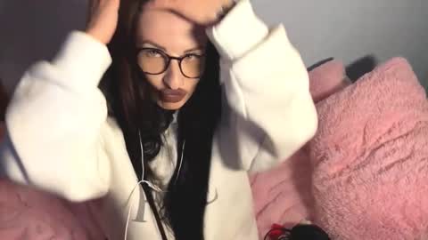 Hanna online show from November 2, 3:58 pm