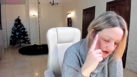 mariemlui online show from January 13, 2:22 pm