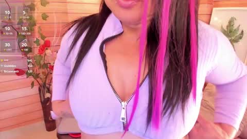 Snapshot of marien_thomson_ chatting on February 13, 7:56 am Marien online show from February 13, 7:56 am