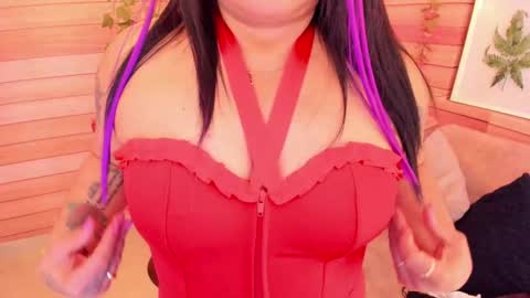 Snapshot of marien_thomson_ chatting on February 23, 4:07 am Marien online show from February 23, 4:07 am