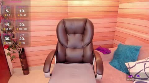 Snapshot of marien_thomson_ chatting on September 28, 10:59 pm Marien online show from September 28, 10:59 pm