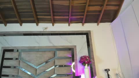 Marihana online show from April 15, 9:15 pm