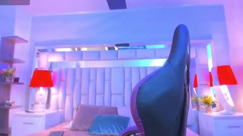 mariiahneedles online show from February 11, 3:55 am