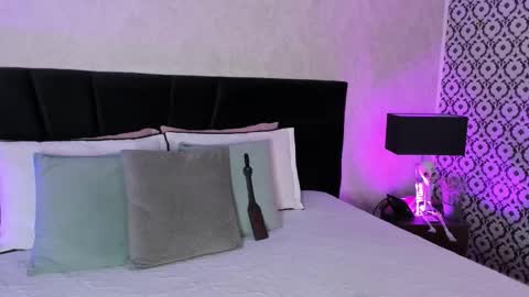 Mariana online show from November 8, 5:01 pm