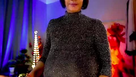 Nikita - Scroll down and read my bio please. New Pictures in Bio online show from December 26, 9:33 am