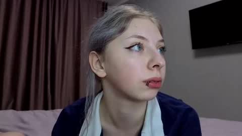 Mariko and Rin online show from February 23, 11:25 pm