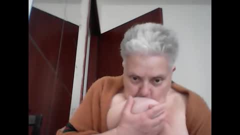 Snapshot of marilu64 chatting on April 5, 3:53 pm marilu64 online show from April 5, 3:53 pm