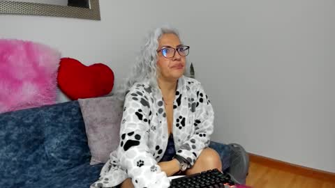 marilyn70 online show from November 12, 9:58 pm