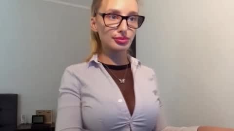 MarilynDevilish online show from December 5, 4:14 pm