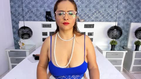 Snapshot of marilynvega77 chatting on December 14, 3:51 am Marilyn Vega online show from December 14, 3:51 am