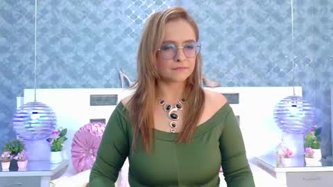 Snapshot of marilynvega77 chatting on September 19, 8:31 pm Marilyn Vega online show from September 19, 8:31 pm