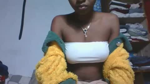 Snapshot of marinagold69 chatting on May 16, 1:35 am marinagold69 online show from May 16, 1:35 am