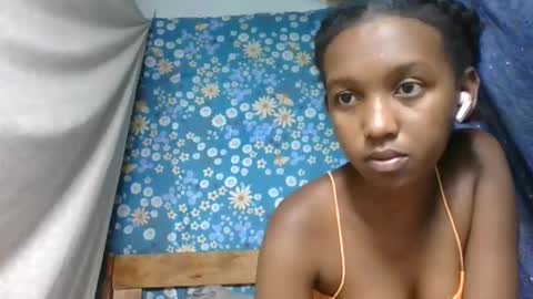 Snapshot of marinagold69 chatting on May 24, 2:11 pm marinagold69 online show from May 24, 2:11 pm