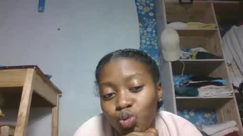 Snapshot of marinagold69 chatting on June 3, 6:35 pm marinagold69 online show from June 3, 6:35 pm