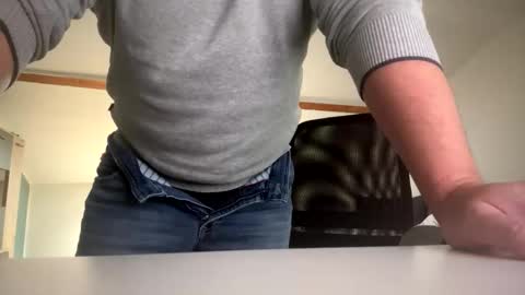 Snapshot of mario17o3 chatting on November 17, 10:54 am Hot N Horny online show from November 17, 10:54 am