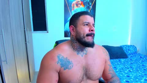 Snapshot of mario_teran chatting on November 13, 4:00 am Mario Teran online show from November 13, 4:00 am