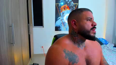 Snapshot of mario_teran chatting on November 15, 3:15 am Mario Teran online show from November 15, 3:15 am