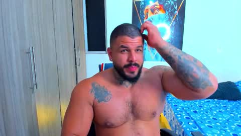 Snapshot of mario_teran chatting on November 18, 3:45 am Mario Teran online show from November 18, 3:45 am