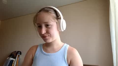 Snapshot of marionpierce chatting on June 20, 8:39 am Mia online show from June 20, 8:39 am