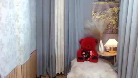 LEAH online show from March 5, 11:01 pm