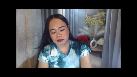 LEAH online show from April 21, 5:17 pm