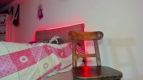 Nathaly online show from February 18, 6:15 pm