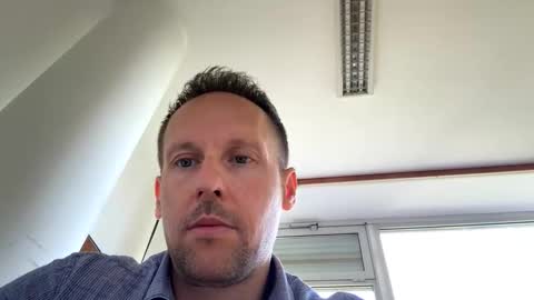 Mark online show from May 4, 8:43 am