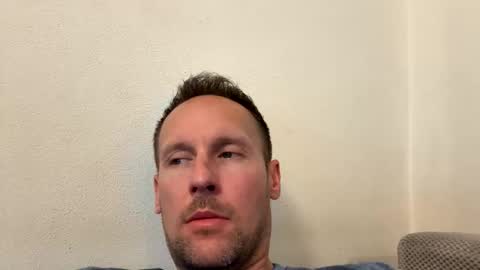 Mark online show from May 5, 5:32 pm