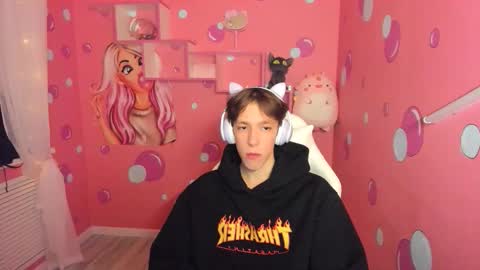 Mark online show from October 1, 9:10 pm