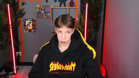 Mark online show from October 12, 10:47 am